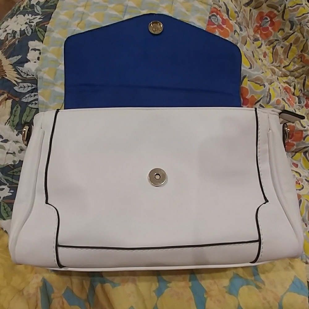 NOT NEW - Christian Lacroix White Handbag with Gold Accents… in good condition - Picture 8 of 8